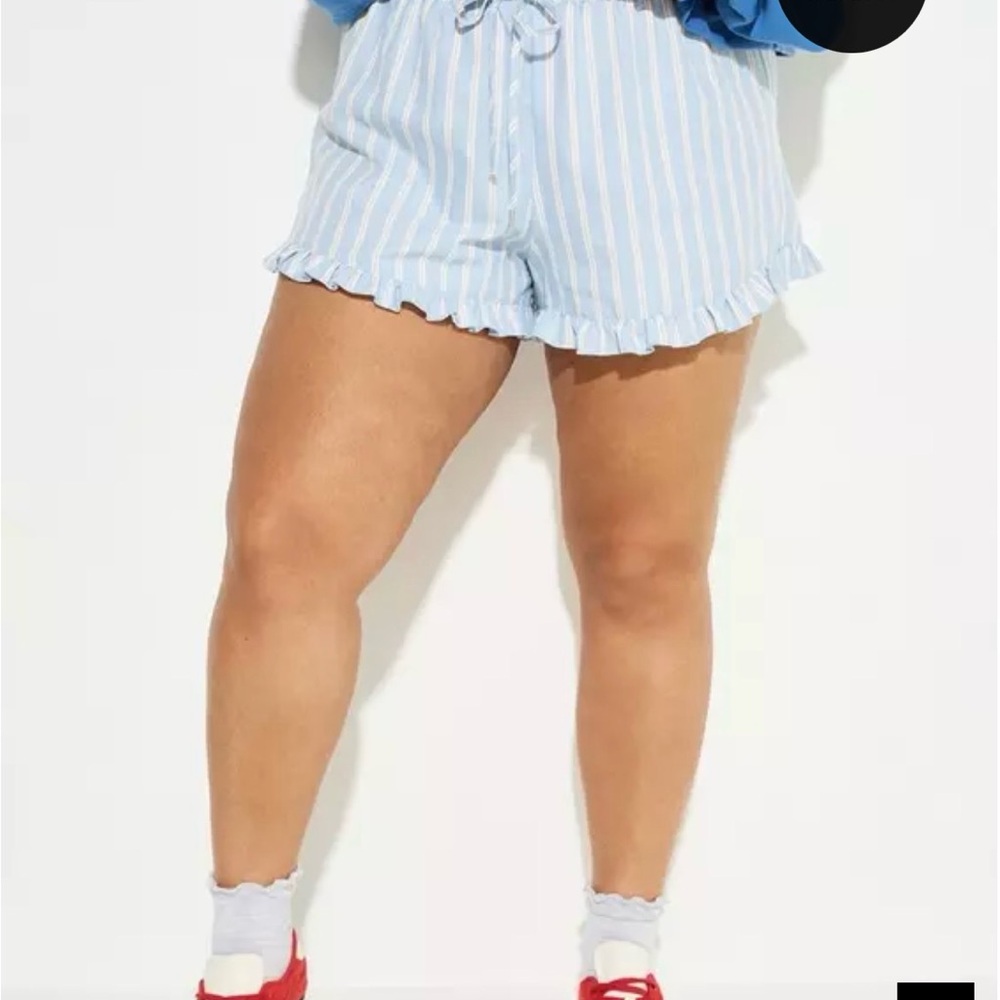 LoveSick Drawstring Ruffle-Hem Short - Picture 3 of 5